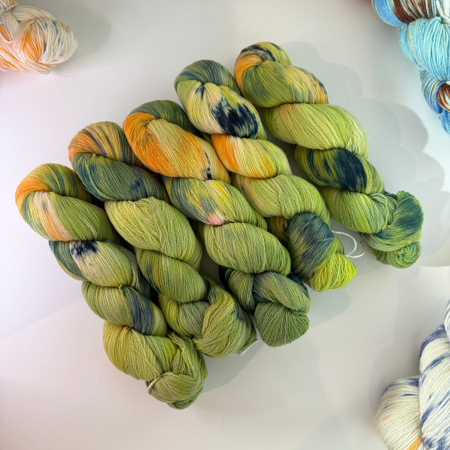 Hand-dyed: cashmere wool blend