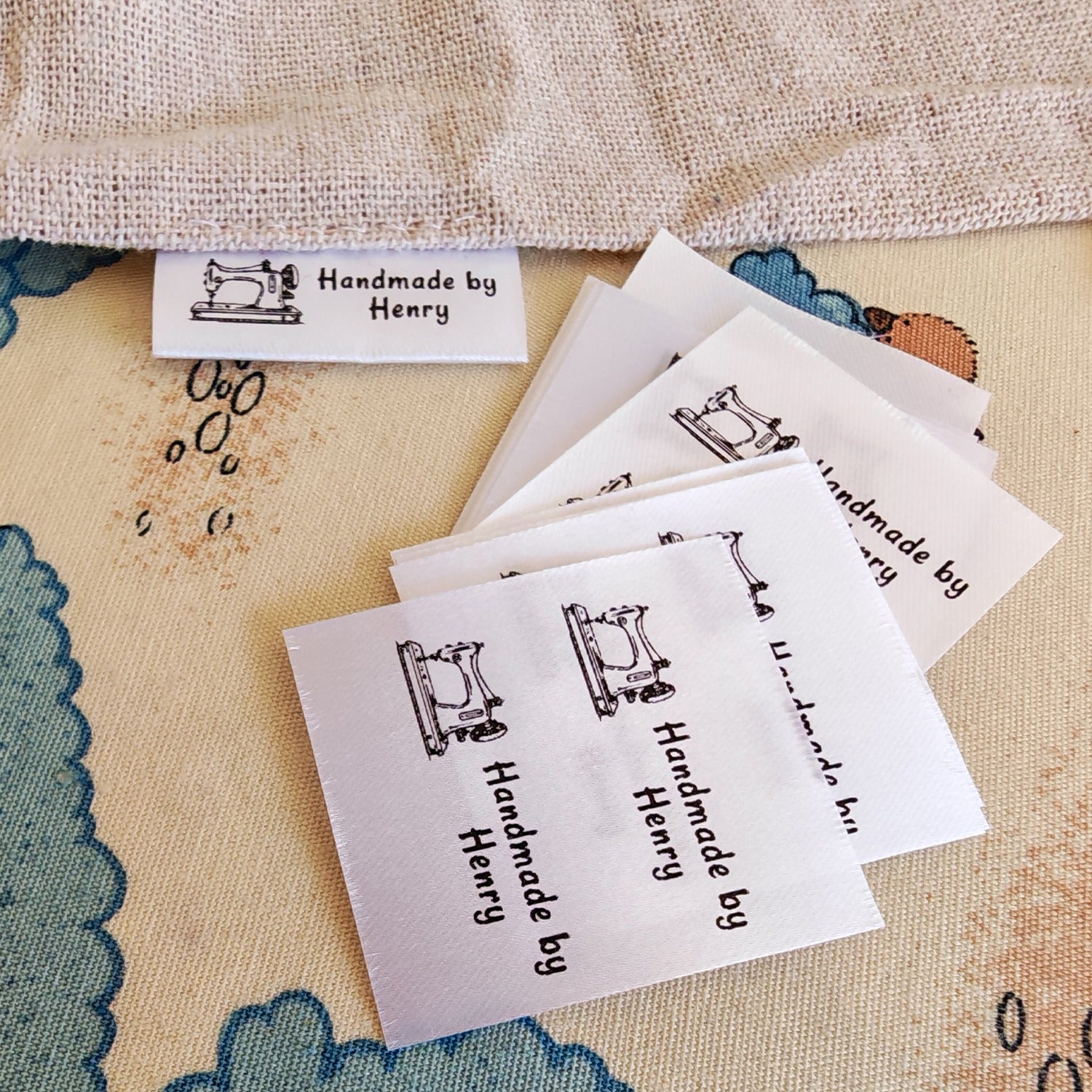 Personalized sewing label with sewing machine illustration — photo 3