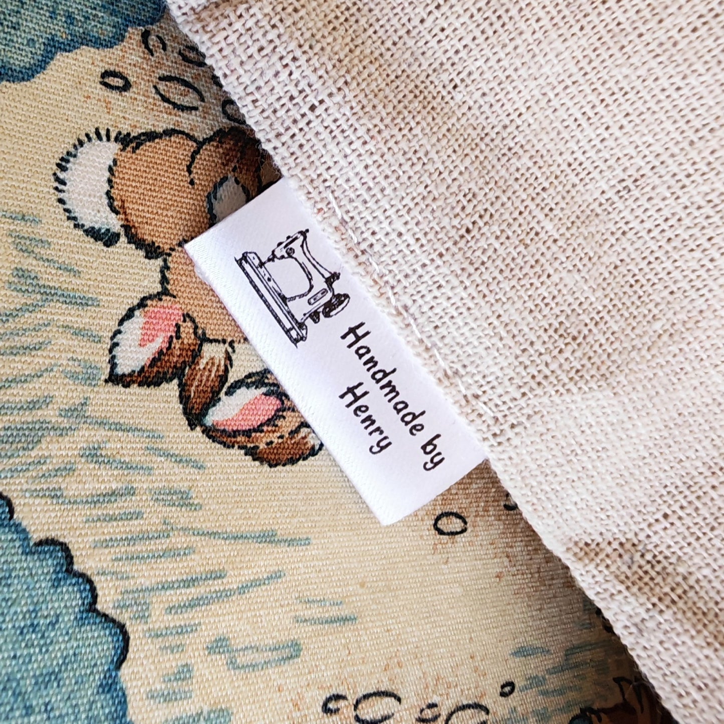 Personalized sewing label with sewing machine illustration — photo 4
